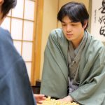 叡王戦で初タイトルを争う金井恒太六段、四段昇段当時の100の質問